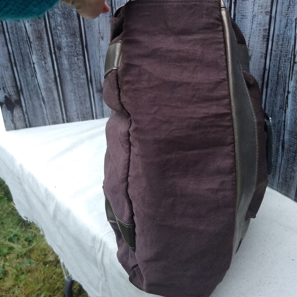 Rip Stop Nylon Faux Leather Buckle & Strap 3 Compartment Shoulder Bag - Picture 4 of 15